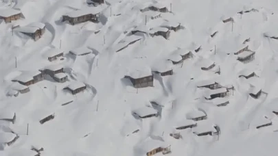 Rize’de Kar Kalınlığı 3 Metreyi Aştı: Kavrun Yaylası Beyaza Gömüldü