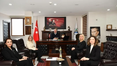 LÖSEV heyeti Artvin Belediye Başkanı Erdem'i ziyaret ederek iş birliği fırsatlarını görüştü