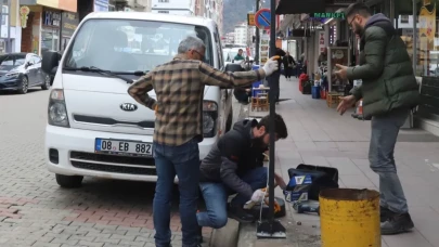 Kars Caddesi Aydınlanıyor: Montaj Çalışmaları Başladı
