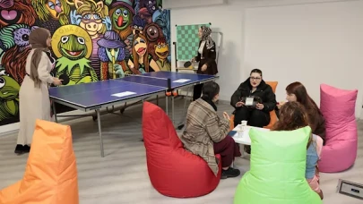 Konak'ta Gençlik Merkezi hizmet vermeyi sürdürüyor