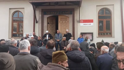 Umre Yolcuları Dualarla Uğurlandı