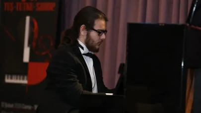 İsmail Baha Sürelsan Konservatuarı öğrencileri sahnede