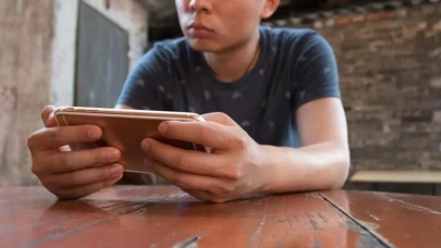 Çocukları Müstehcen İçerikten Koruma Adımı: Fenomen Skandalı Sonrası Tartışmalar Büyüyor!