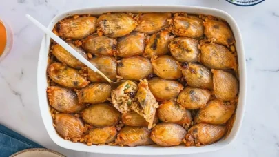 Bulgarın Lezzetiyle Bezeli Soğan Dolması Tarifi: İncelikler ve İpuçlarıyla!