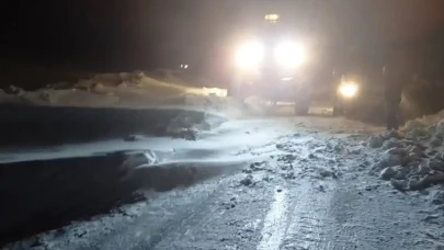 Tipide can pazarı: 9 araç mahsur kaldı