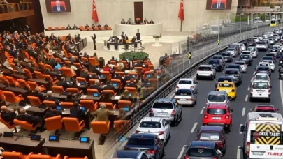 Trafik cezalarını artıracak kanun teklifinin ilk 23 maddesi TBMM'de kabul edildi