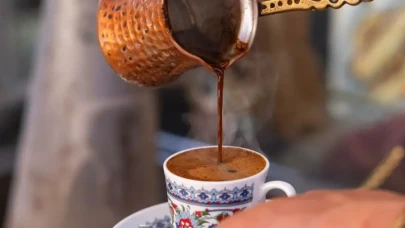Türk Kahvesi İçin Şaşırtan Öneri: Su Yerine Farklı İkramlar Tercih Edin!