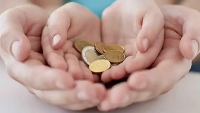 Zekat taksitle ödenebilir mi? Borcu olan kişi zekat vermeli mi? İslam alimlerinin görüşleri ve detaylı açıklama