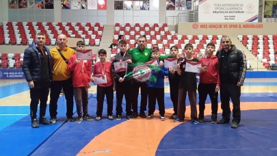 Rize’nin Genç Pehlivanları Muş’ta Fırtına Estirdi! 7 Madalya ile Türkiye Şampiyonası’na Gidiyorlar
