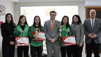 Rize’ye Türkiye İkinciliği Gururu: Fındıklı Anadolu Lisesi’nden Büyük Başarı