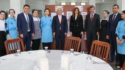 Kepez Mesleki ve Teknik Anadolu Lisesi'nde Sıfır Atık Projesi Kapsamında Özgün Etkinlik Düzenlendi