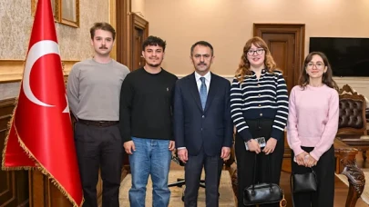 Kocaeli Üniversitesi Öğrenci Kulüpleri, Vali Aktaş'ı Ziyaret Etti!