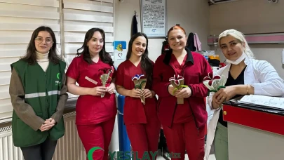 Rize Yeşilay, 8 Mart Dünya Kadınlar Günü'nde Kadın Sağlık Çalışanlarını Unutmadı