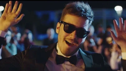 Enes Batur Sungurtekin Kimdir? Kariyeri, Ailesi ve Özel Hayatı