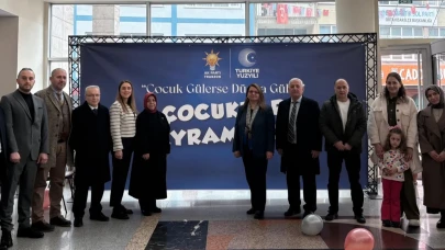 AK Parti Trabzon'dan Yetim Çocuklara Bayramlık Kıyafet Desteği