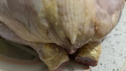 Tavuk Bozulduğunda Nasıl Anlaşılır? Belirtiler ve Göz Önünde Bulundurulması Gerekenler