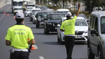 Araçta Pense Bulundurmak Zorunlu mu? Yönetmelik Net Konuşuyor