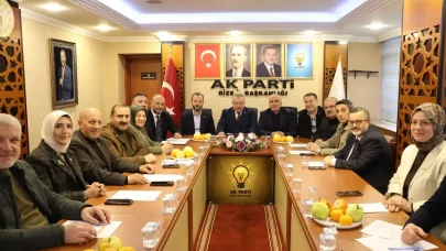 AK Parti Rize'de Haftalık Yönetim Kurulu Toplantısı Gerçekleştirildi