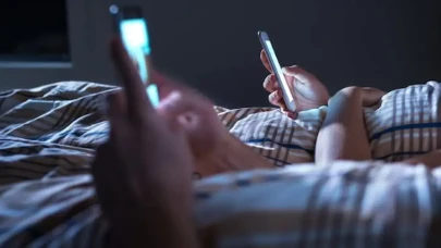 Çift SIM Kartlı iPhone'larda Gece Yarısı Arama Problemi: Nedenleri ve Çözüm Yolları