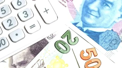 Emeklilere Özel Fırsat: Maaşını Taşıyanlar, İhtiyaç Kredisi İçin 90 Bin TL'ye Varan Destek Alabilecek!