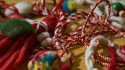 Marteniçka Ne Zaman Takılır ve Çıkarılır? Marteniçka Geleneğinin Anlamı ve Hikayesi