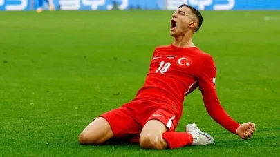 Mert Müldür'ün Kosova Maçı'nda Oynayıp Oynamayacağı Merak Ediliyor: Sakatlık, Ceza veya Yedeklik Mi?