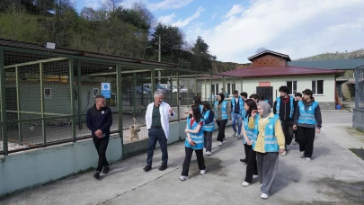 Rize'deki gençlerden sokak hayvanları için anlamlı ziyaret ve farkındalık etkinliği
