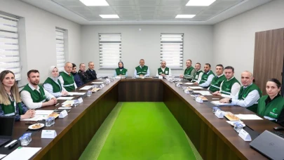 Rize’de Bağımlılıkla Mücadelede Yenilikçi Stratejiler Belirlendi: Bağımsızlık ve Yeşilay Yılı Toplantısı Gerçekleştirildi