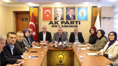 AK Parti Rize'de Belediye Meclisi için Önemli Toplantı Düzenlendi