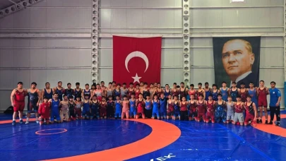 Antalya'da Genç Milli Güreşçiler, Zafer Kupası ve Şampiyonlar Turnuvası için Hazırlıklarına Devam Ediyor!