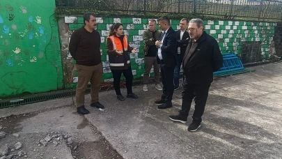 İyidere'de okullardaki yapım çalışmaları güvenli inceleme ile devam ediyor