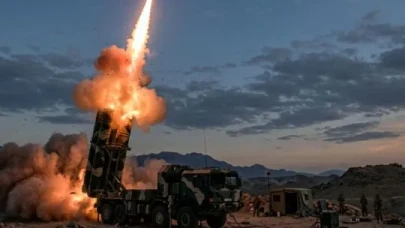 Ateşkes Süresi Uzatıldı, Tahran'da Patlamalar Korku Yarattı: Dünya Alarmda!