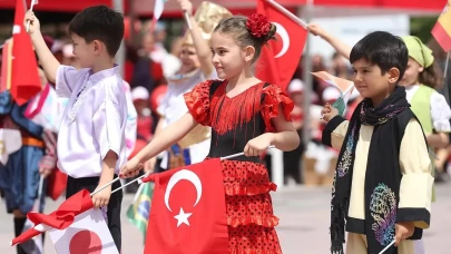 23 Nisan Coşkusunu Saldırıların Gölgesinde Yaşadık: Türkiye Genelinde Kutlamalar Yapıldı