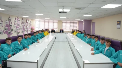 Şampiyon U18 Takımı’ndan Başkan Metin’e Ziyaret