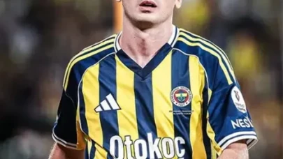 Aktürkoğlu'nun RAMS Park'taki Çay Keyfi, Galatasaraylı Taraftarlardan Tepki Aldı