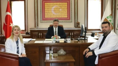 Güneysu'da Kanser Haftası Etkinliklerine Katkı: Sağlık Çalışanlarından Başkan Özer'e Minnet Dolu Ziyaret