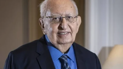 Hüsamettin Cindoruk Kimdir?