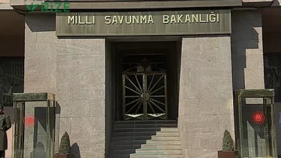 Somali Deniz Görev Grubu Gemileri, Cibuti’ye Stratejik Liman Ziyareti Gerçekleştirdi