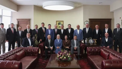 CHP Lideri Özgür Özel, İl Belediye Başkanları ile Bir Araya Geldi