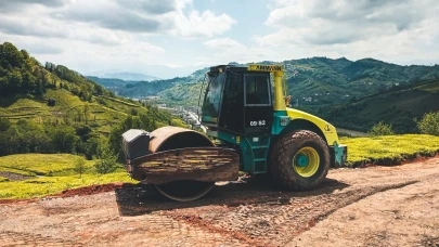 Rize'de Kırsal Ulaşım İçin Yol Bakım ve Onarım Çalışmaları Devam Ediyor