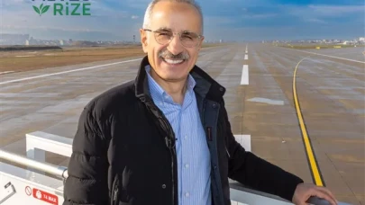 Uraloğlu: Türkiye, Avrupa'nın Ortadoğu ile İlişkilerinde Kilit Rol Oynuyor