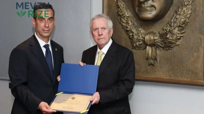 Fenerbahçe'de Yeni Bir Dönem: Aziz Yıldırım, Mazbatasını Alarak Göreve Resmen Başladı!