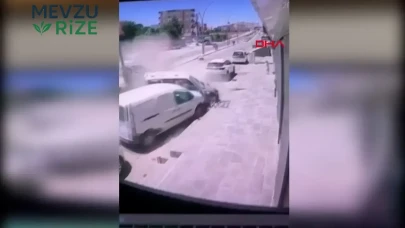 Cizre'de Trafik Kazası: Otomobil Elektrik Direğine Çarpınca Zincirleme Çarpışma Yaşandı
