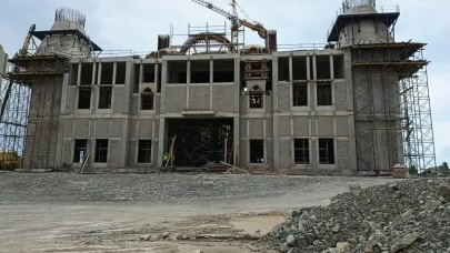 Rize'de Viyadük Altı Yaya Geçişlerinin Kapatılması Tepki Çekti: “Vatandaş Sahilden Koparıldı”
