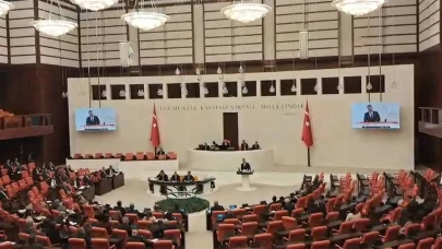 TBMM'de Muhalefetin Önerileri Reddedildi: Öğretmenler, Çocuk Bakımı, Yenilenebilir Enerji ve NATO Tedbirleri Dikkate Alınmadı