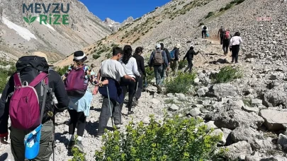 Büyüleyici Kırk Merdiven Şelalesi, Tunceli'nin Gizli Cennetiyle Ziyaretçileri Kendine Çekiyor!