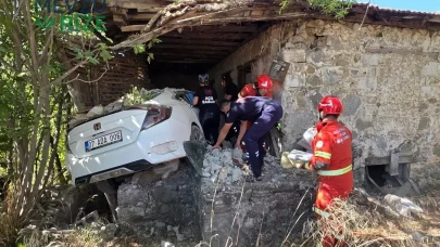 Seydikemer'de korkunç kaza: Otomobil evin duvarına çarptı, 1 kişi hayatını kaybetti, 1 kişi yaralandı!