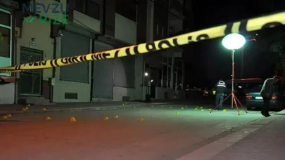 Ankara'da aile faciası : Emekli polis baba kendisini bıçaklayan oğlunu öldürdü