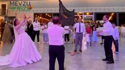 Voleybol Aşkı: Düğünlerinde De Sahaya Çıkan Çiftin Romantik Hikayesi