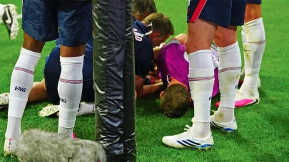 Jordan Henderson Kutlama Esnasında Talihsiz Bir Sakatlık Geçirdi!